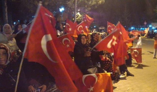 Acıgöl Belediyesi - DEMOKRASİ NÖBETİNİN 13. GÜNÜ COŞKUYLA DEVAM EDİYOR